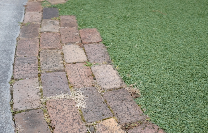 庭全体の雑草対策（防草シート・砂利・人工芝）：約3日〜1週間